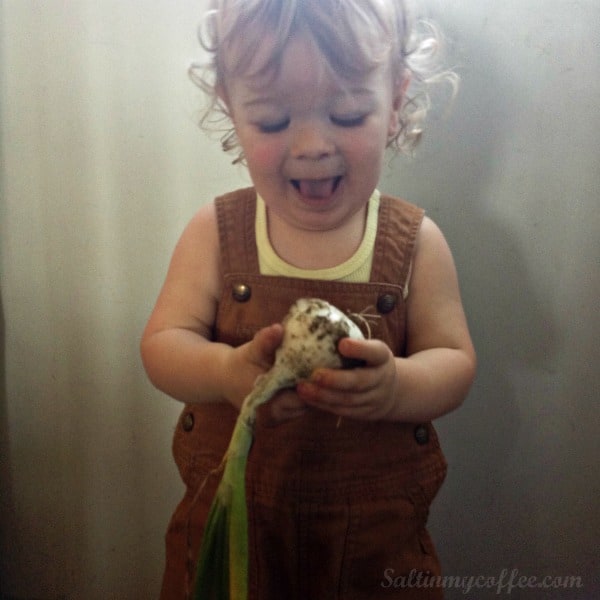 making onion powder with kids