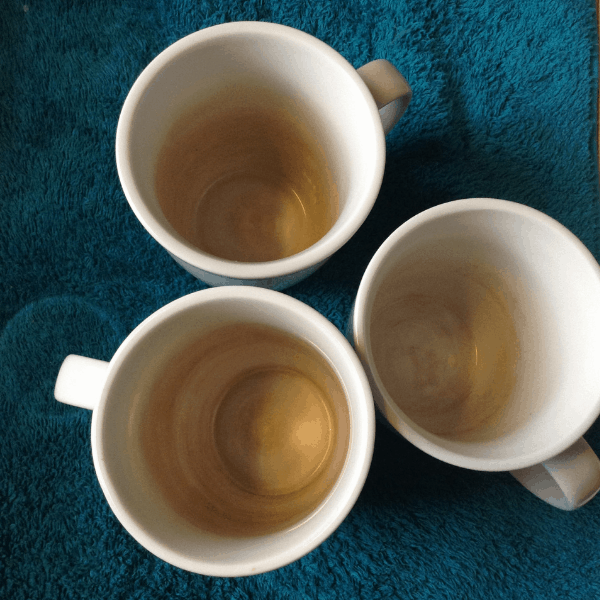 how to naturally clean a stained mug