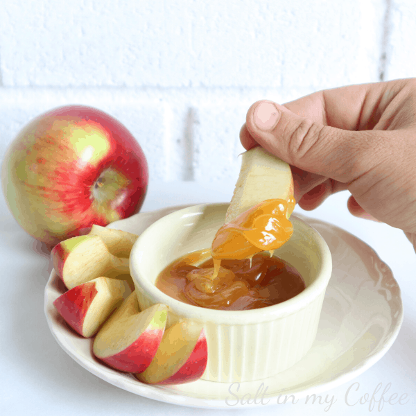 Paleo maple caramel sauce with apples