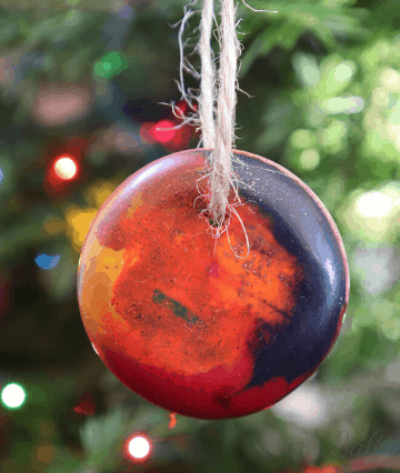 colorful crayon ornaments from broken old crayons and glitter