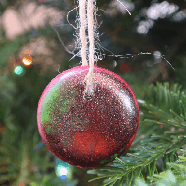 extra shiny crayon ornament from broken crayons and glitter