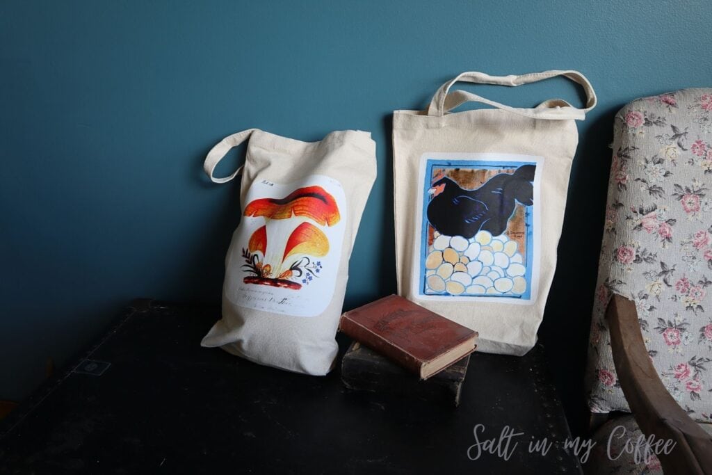 Tote bags customized with vintage images