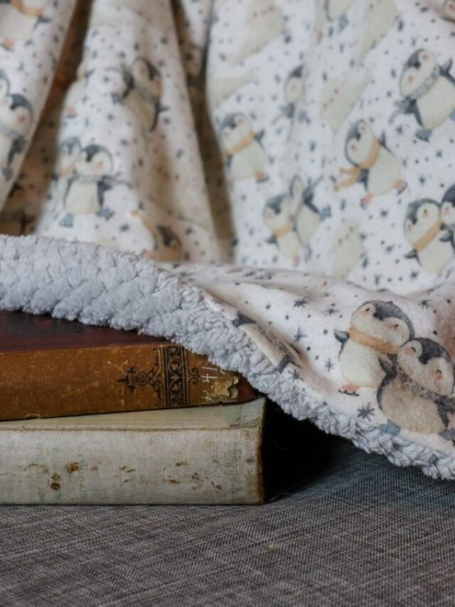 blanket-cozy-10-minute-christmas-cuddle-blanket-salt-in-my-coffee