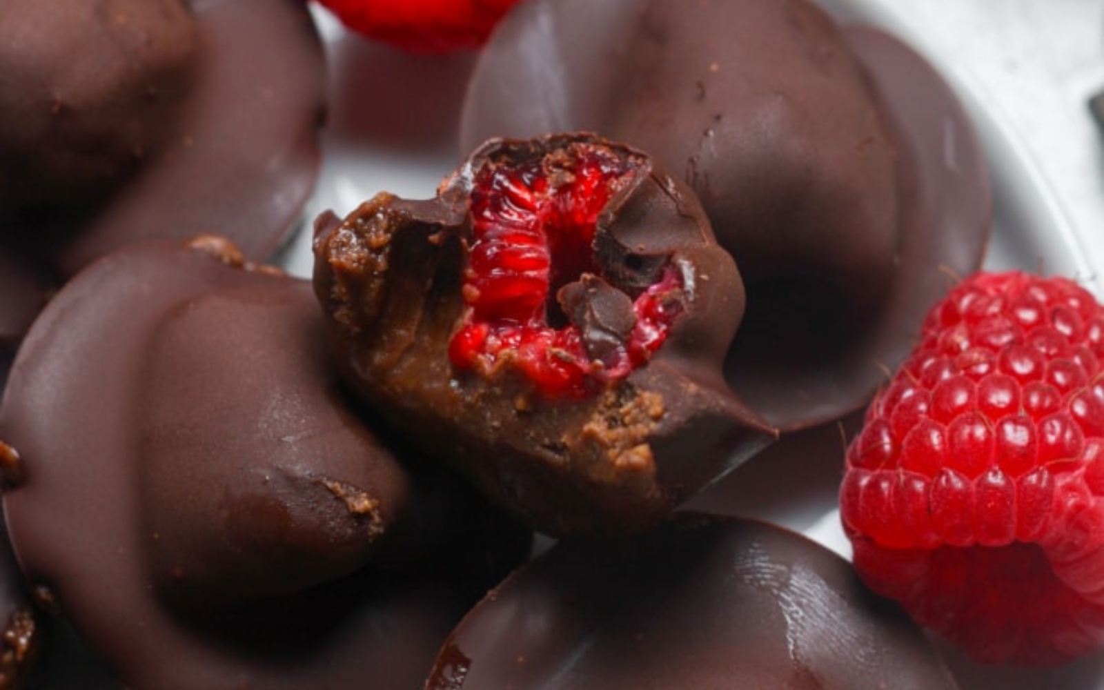 chocolate covered raspberries 