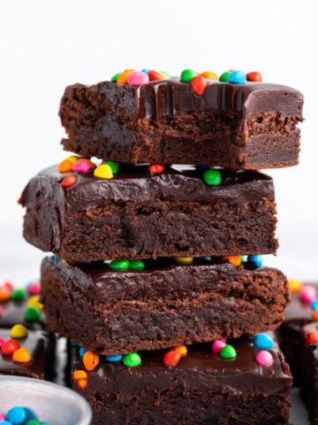 a stack of brownies