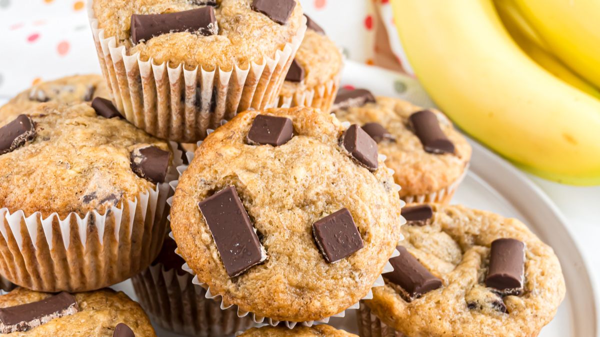 Banana muffins with chocolate chunks