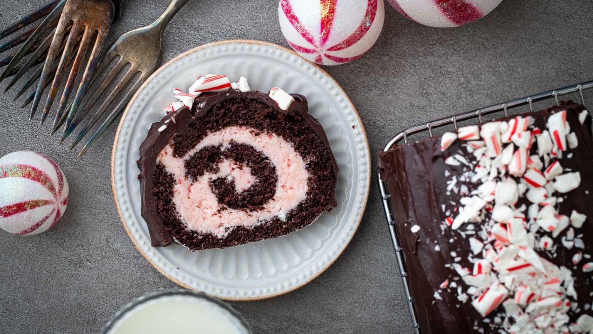 Chocolate and Mint Cake Roll