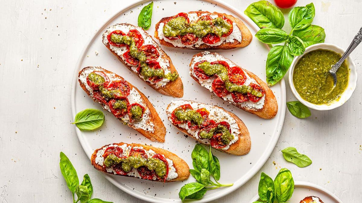 Crostini with roasted tomatoes and ricotta